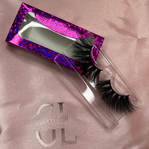 Lash strips - Picture 1 of 3